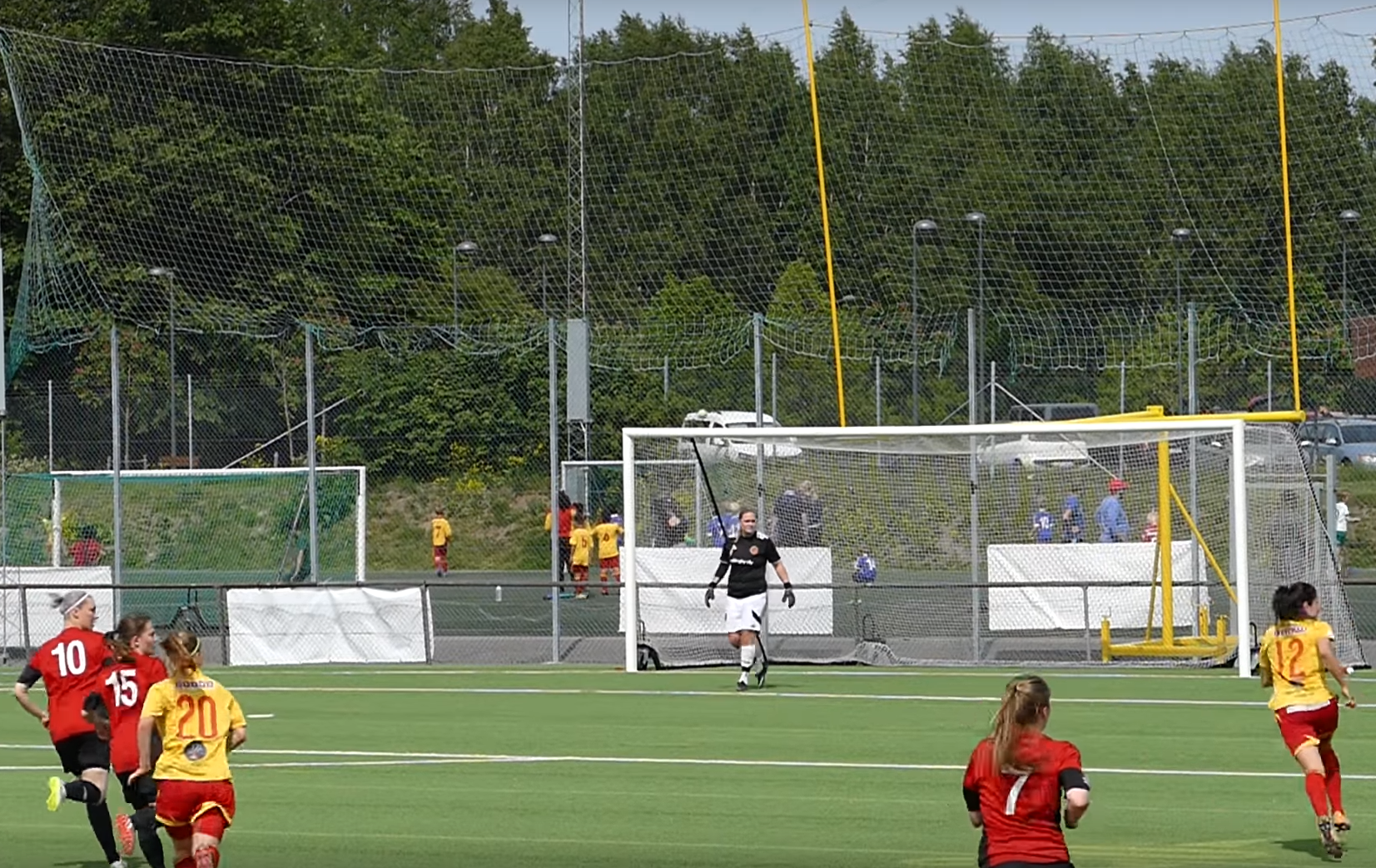 Stefan Löfven besöker och hyllar Tyresö FF