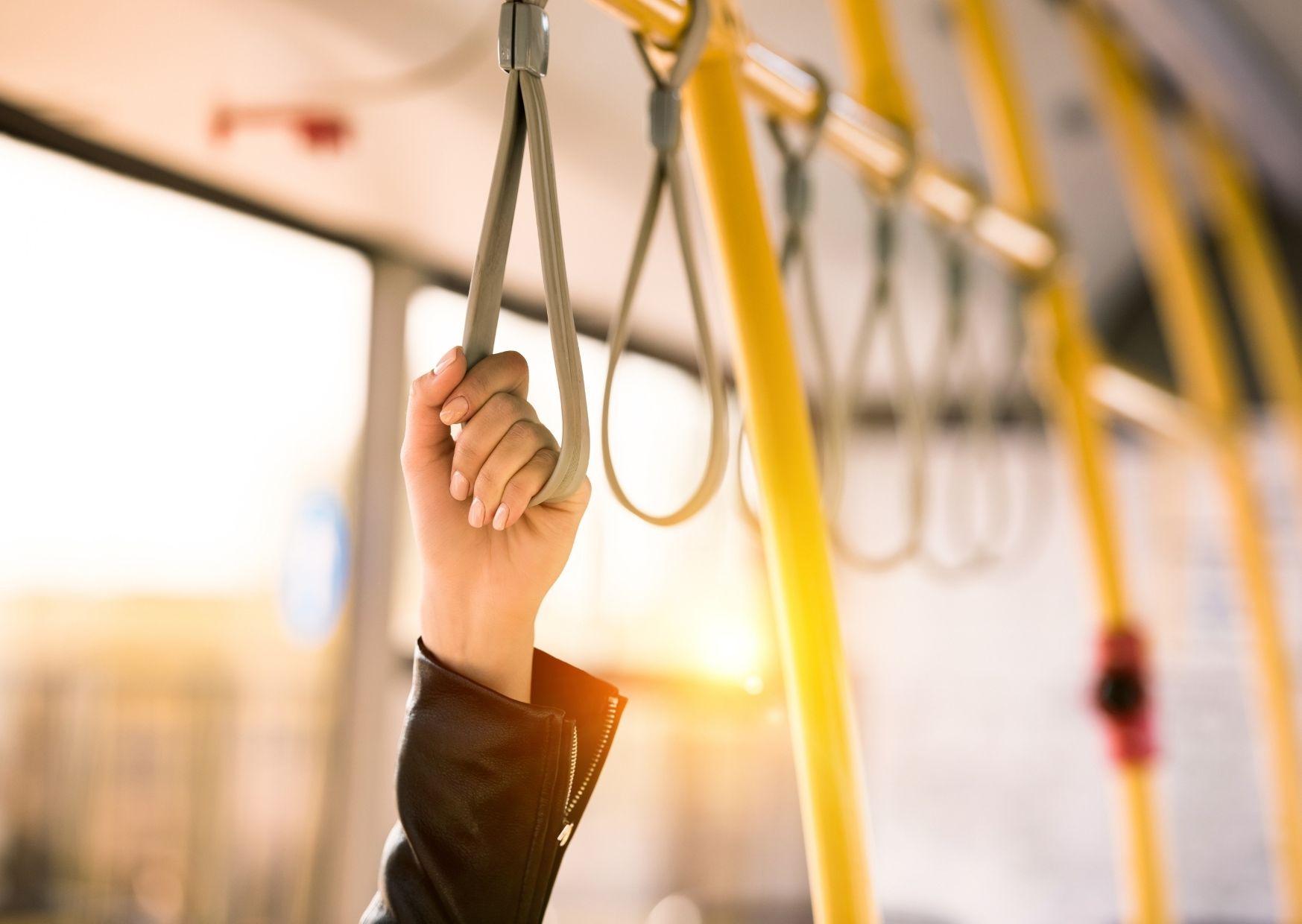 Resenärer kan använda framdörren igen vid resor på bussar